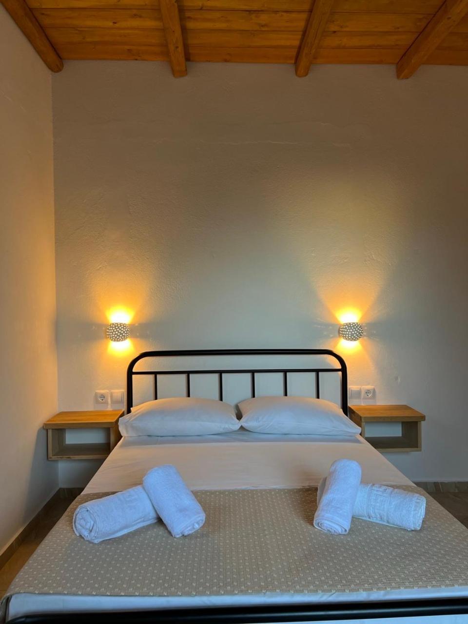 אמבלאס Miltiadis Apartments מראה חיצוני תמונה