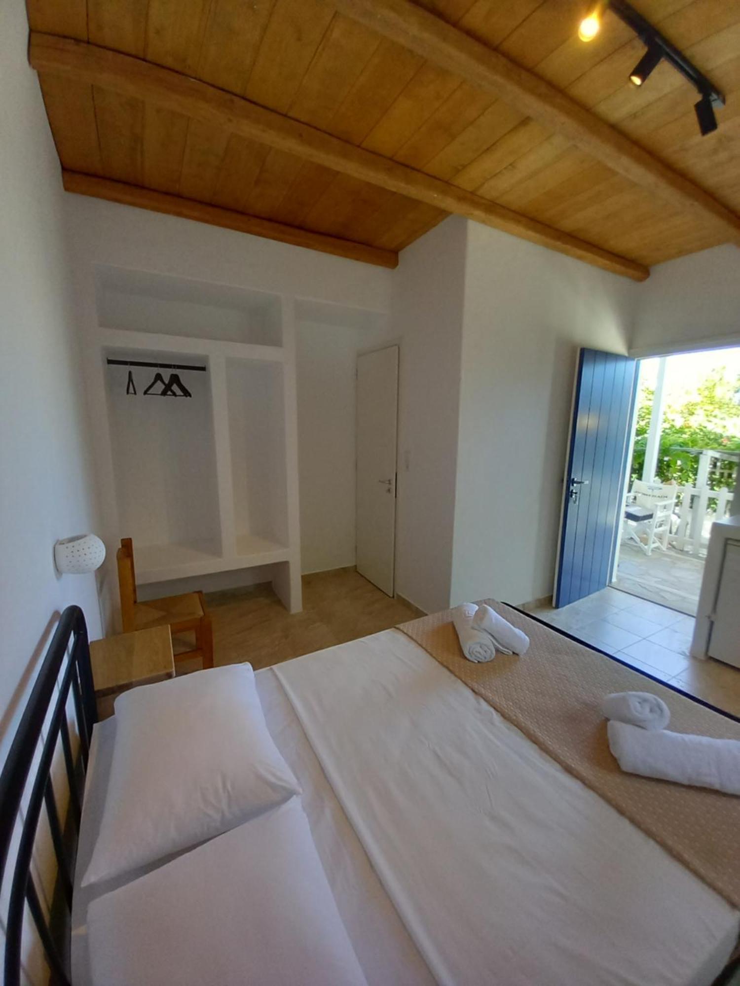 אמבלאס Miltiadis Apartments מראה חיצוני תמונה