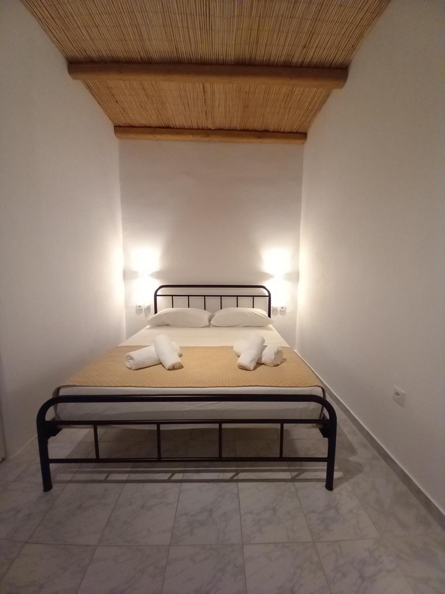 אמבלאס Miltiadis Apartments מראה חיצוני תמונה
