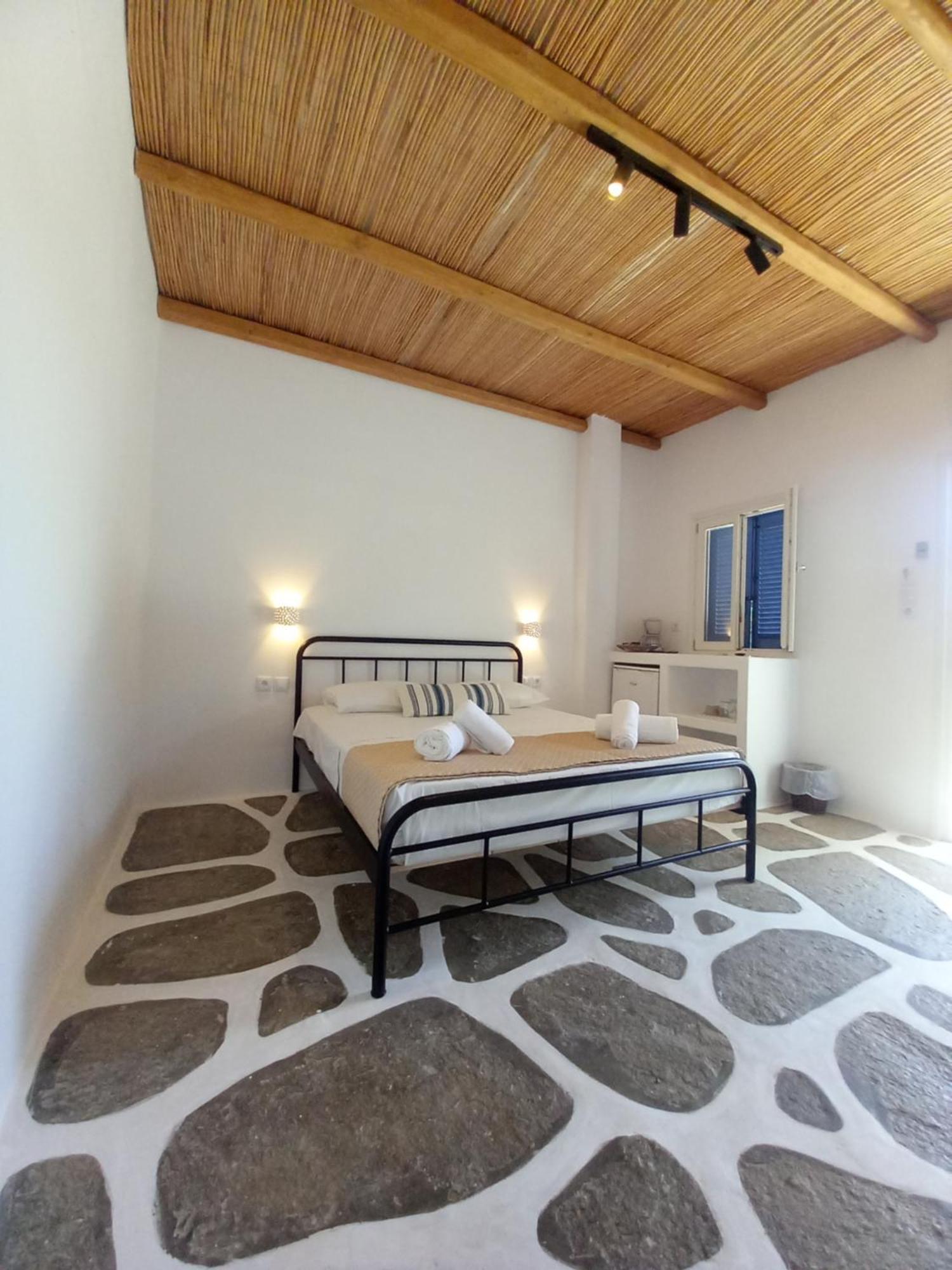אמבלאס Miltiadis Apartments מראה חיצוני תמונה