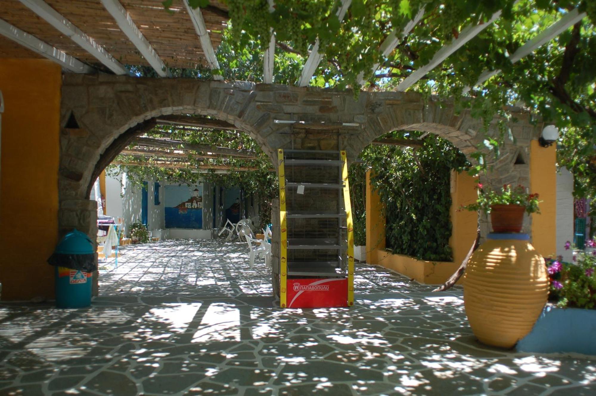 אמבלאס Miltiadis Apartments מראה חיצוני תמונה